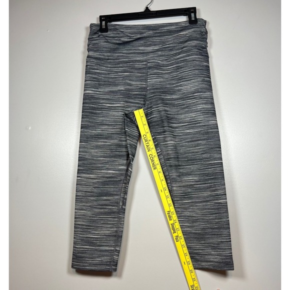 Lululemon Align Crop 21" Cross
Waist Space Dye Herringbone Heather Black Size 12 - Picture 5 of 9